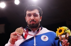 Нияз Ильясов выиграл бронзу Олимпиады по дзюдо, победив грузина Варлама Липартелиани